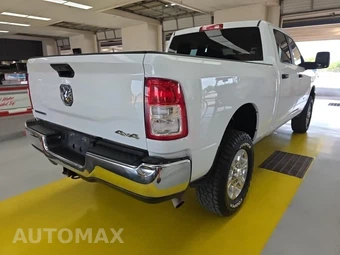 2023 Ram 2500 Big Horn Crew Cab Medium Bed - miniatura 4