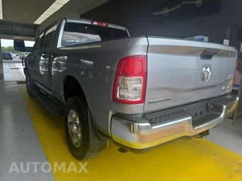 2023 Ram 2500 Big Horn Crew Cab Medium Bed - miniatura 6