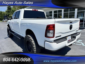 2023 Ram 2500 Big Horn Crew Cab Medium Bed - miniatura 3