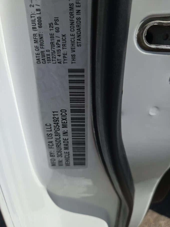 2023 Ram 2500 Big Horn Crew Cab Medium Bed - miniatura 2