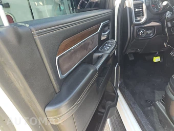 2023 Ram 2500 Laramie Crew Cab Medium Bed - miniatura 9