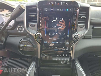 2023 Ram 2500 Laramie Crew Cab Medium Bed – miniatura 10