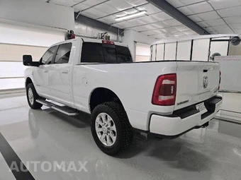 2023 Ram 2500 Laramie Crew Cab Medium Bed - miniatura 3
