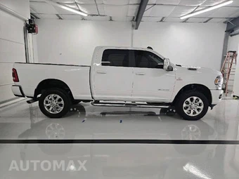 2023 Ram 2500 Laramie Crew Cab Medium Bed - miniatura 7