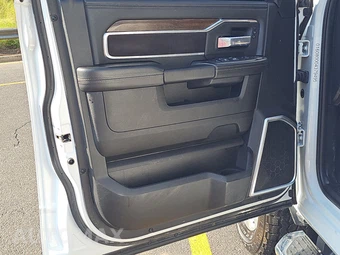 2023 Ram 2500 Laramie Crew Cab Medium Bed - miniatura 15