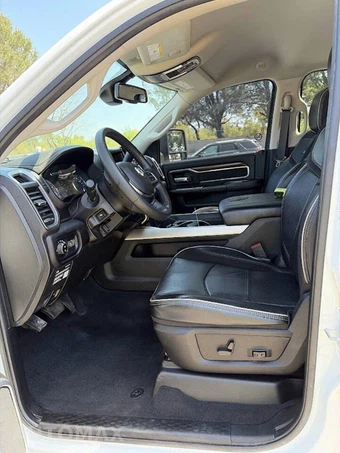 2023 Ram 2500 Laramie Crew Cab Medium Bed - miniatura 10