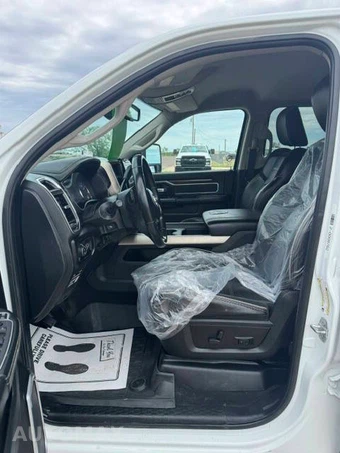 2023 Ram 2500 Laramie Crew Cab Medium Bed - miniatura 19
