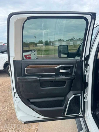 2023 Ram 2500 Laramie Crew Cab Medium Bed - miniatura 25