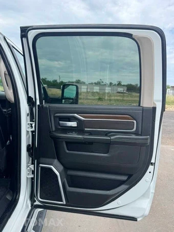 2023 Ram 2500 Laramie Crew Cab Medium Bed - miniatura 30