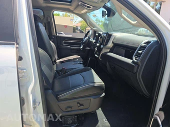 2023 Ram 2500 Laramie Crew Cab Medium Bed – miniatura 18