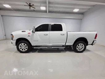 2023 Ram 2500 Laramie Crew Cab Medium Bed - miniatura 4
