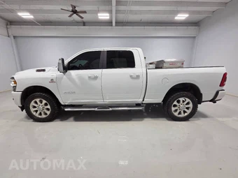 2023 Ram 2500 Laramie Crew Cab Medium Bed - miniatura 2