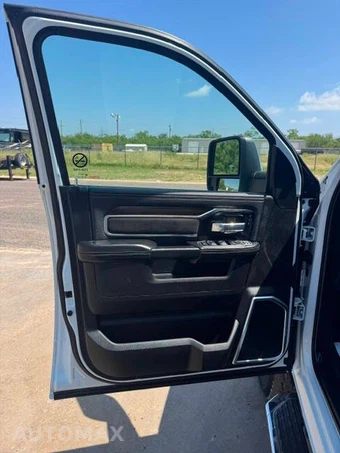 2023 Ram 2500 Laramie Crew Cab Medium Bed - miniatura 11