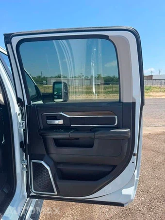 2023 Ram 2500 Laramie Crew Cab Medium Bed - miniatura 18