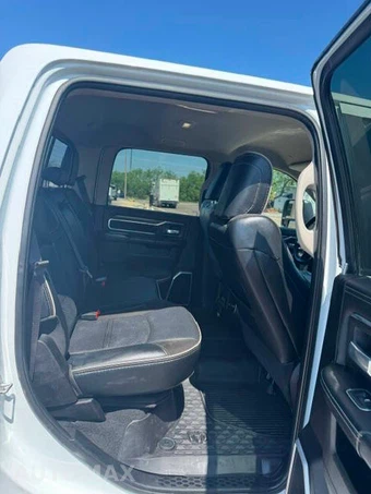 2023 Ram 2500 Laramie Crew Cab Medium Bed - miniatura 19