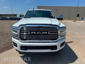 2023 Ram 2500 Laramie Crew Cab Medium Bed - miniatura 2