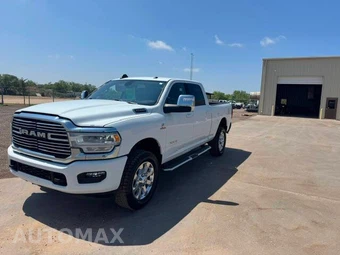 2023 Ram 2500 Laramie Crew Cab Medium Bed - miniatura 3