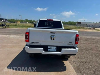 2023 Ram 2500 Laramie Crew Cab Medium Bed - miniatura 7