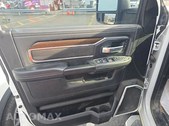 2023 Ram 2500 Laramie Crew Cab Medium Bed - miniatura 9