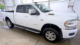 2023 Ram 2500 Laramie Crew Cab Medium Bed - miniatura 3