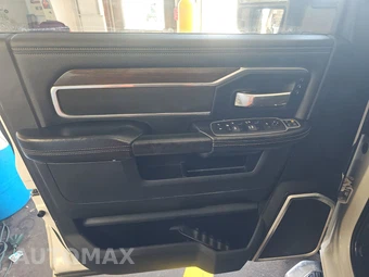 2023 Ram 2500 Laramie Crew Cab Medium Bed - miniatura 9