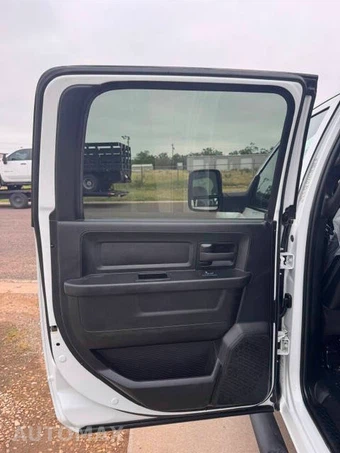 2023 Ram 2500 Tradesman Crew Cab Long Bed - miniatura 26