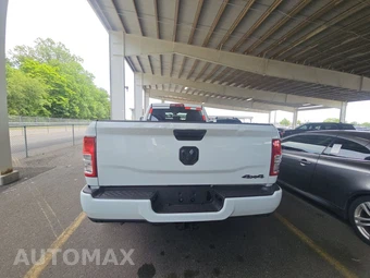 2023 Ram 3500 Big Horn Crew Cab Long Bed DRW - miniatura 5