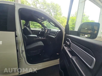 2023 Ram 3500 Big Horn Crew Cab Long Bed DRW - miniatura 8