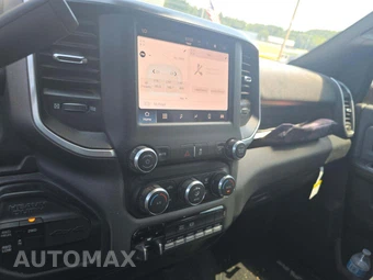 2023 Ram 3500 Cab Chassis SLT Crew Cab DRW – miniatura 10