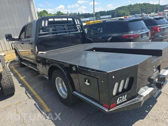 2023 Ram 3500 Cab Chassis SLT Crew Cab DRW – miniatura 2