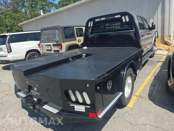 2023 Ram 3500 Cab Chassis SLT Crew Cab DRW – miniatura 3