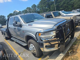 2023 Ram 3500 Cab Chassis SLT Crew Cab DRW – miniatura 4