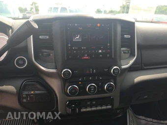 2023 Ram 3500 Cab Chassis SLT Crew Cab DRW – miniatura 10