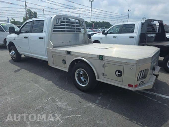 2023 Ram 3500 Cab Chassis SLT Crew Cab DRW – miniatura 2