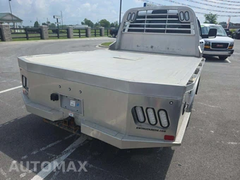2023 Ram 3500 Cab Chassis SLT Crew Cab DRW – miniatura 3
