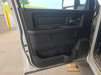 2023 Ram 3500 Cab Chassis Tradesman Crew Cab - miniatura 9