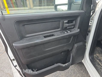 2023 Ram 3500 Cab Chassis Tradesman Crew Cab DRW - miniatura 9