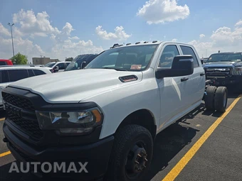 2023 Ram 3500 Cab Chassis Tradesman Crew Cab DRW - samochód z USA z aukcji Manheim, oferta Kup Teraz w AUTOMAX
