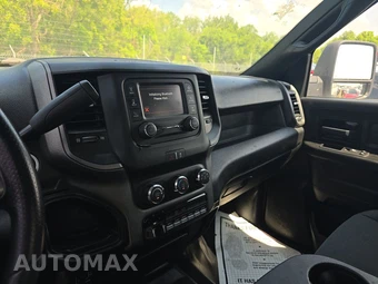 2023 Ram 3500 Cab Chassis Tradesman Crew Cab DRW - miniatura 11