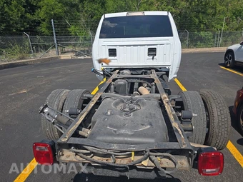 2023 Ram 3500 Cab Chassis Tradesman Crew Cab DRW - miniatura 16