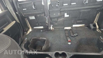 2023 Ram 3500 Cab Chassis Tradesman Crew Cab DRW - miniatura 28