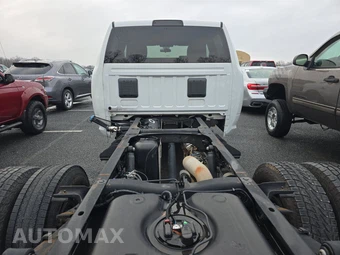 2023 Ram 3500 Cab Chassis Tradesman Crew Cab DRW - miniatura 16