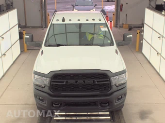2023 Ram 3500 Cab Chassis Tradesman Crew Cab DRW - miniatura 2