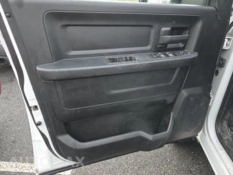 2023 Ram 3500 Cab Chassis Tradesman Crew Cab DRW - miniatura 9