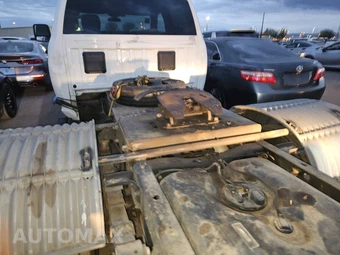 2023 Ram 3500 Cab Chassis Tradesman Crew Cab DRW - miniatura 16