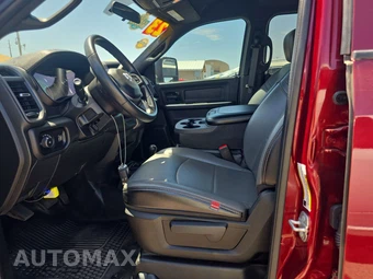 2023 Ram 3500 Cab Chassis Tradesman Crew Cab DRW – miniatura 7