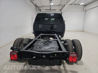 2023 Ram 3500 Cab Chassis Tradesman Crew Cab DRW - miniatura 16