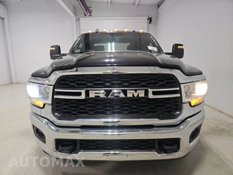 2023 Ram 3500 Cab Chassis Tradesman Crew Cab DRW - miniatura 2