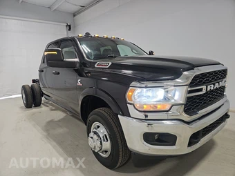 2023 Ram 3500 Cab Chassis Tradesman Crew Cab DRW - miniatura 3
