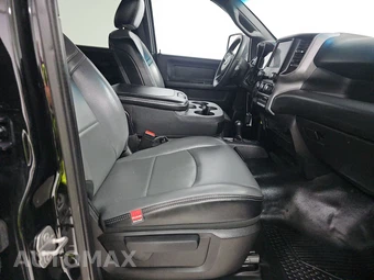 2023 Ram 3500 Cab Chassis Tradesman Crew Cab DRW - miniatura 8